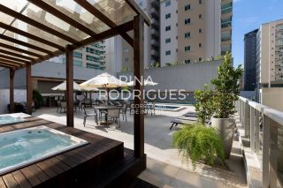 Apartamento 280 m² 3 suítes e 2 vagas finamente mobiliado na Meia Praia