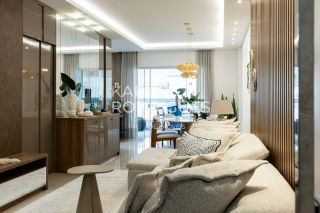 Apartamento 280 m² 3 suítes e 2 vagas finamente mobiliado na Meia Praia