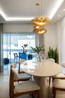 Apartamento 280 m² 3 suítes e 2 vagas finamente mobiliado na Meia Praia