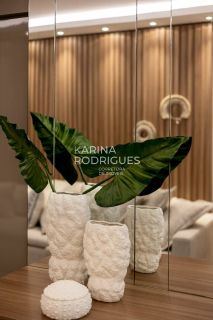 Apartamento 280 m² 3 suítes e 2 vagas finamente mobiliado na Meia Praia