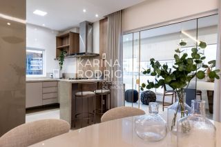 Apartamento 280 m² 3 suítes e 2 vagas finamente mobiliado na Meia Praia