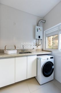 Apartamento 280 m² 3 suítes e 2 vagas finamente mobiliado na Meia Praia