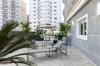 Apartamento 280 m² 3 suítes e 2 vagas finamente mobiliado na Meia Praia