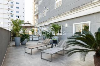 Apartamento 280 m² 3 suítes e 2 vagas finamente mobiliado na Meia Praia