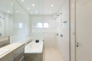 Apartamento 280 m² 3 suítes e 2 vagas finamente mobiliado na Meia Praia