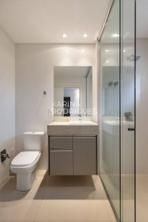 Apartamento 280 m² 3 suítes e 2 vagas finamente mobiliado na Meia Praia