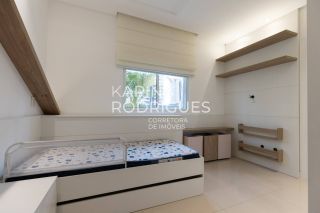 Apartamento 280 m² 3 suítes e 2 vagas finamente mobiliado na Meia Praia
