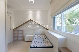 Apartamento 280 m² 3 suítes e 2 vagas finamente mobiliado na Meia Praia