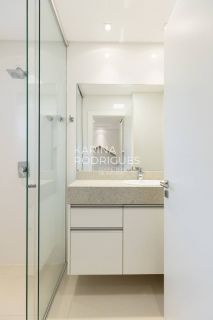 Apartamento 280 m² 3 suítes e 2 vagas finamente mobiliado na Meia Praia