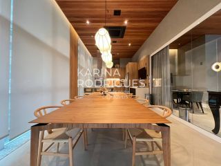 Excelente apartamento 4 suítes com 190 m² privativos ampla área de lazer de R$ 2.750.000,00 por R$ 2.000.000,00 na Meia Praia