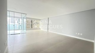 Excelente apartamento 4 suítes com 190 m² privativos ampla área de lazer de R$ 2.750.000,00 por R$ 2.000.000,00 na Meia Praia