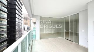 Excelente apartamento 4 suítes com 190 m² privativos ampla área de lazer de R$ 2.750.000,00 por R$ 2.000.000,00 na Meia Praia