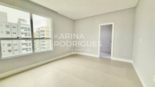 Excelente apartamento 4 suítes com 190 m² privativos ampla área de lazer de R$ 2.750.000,00 por R$ 2.000.000,00 na Meia Praia