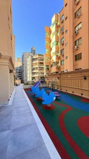 Excelente Apartamento 4 suítes e 3 vagas Vista Mar Padrão Dallo ampla área de Lazer no Rooftop