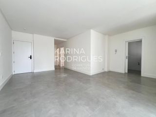 Excelente Apartamento Vista Mar na rua do Píer em Meia Praia 3 suítes com 3 vagas e 1 vaga de Jet sky ampla área de Lazer