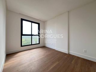 Excelente Apartamento Vista Mar na rua do Píer em Meia Praia 3 suítes com 3 vagas e 1 vaga de Jet sky ampla área de Lazer