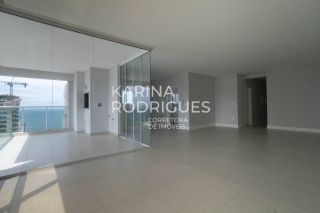 Excelente apartamento Vista Mar 3 suítes com 160 m²  ampla área de lazer de R$ 3.100.000,00 por R$ 2.540.000,00 na Meia Praia