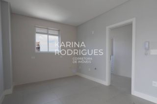 Excelente apartamento Vista Mar 3 suítes com 160 m²  ampla área de lazer de R$ 3.100.000,00 por R$ 2.540.000,00 na Meia Praia