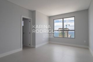 Excelente apartamento Vista Mar 3 suítes com 160 m²  ampla área de lazer de R$ 3.100.000,00 por R$ 2.540.000,00 na Meia Praia