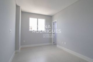 Excelente apartamento Vista Mar 3 suítes com 160 m²  ampla área de lazer de R$ 3.100.000,00 por R$ 2.540.000,00 na Meia Praia