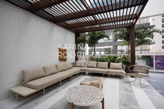 Excelente apartamento Vista Mar 3 suítes com 160 m²  ampla área de lazer de R$ 3.100.000,00 por R$ 2.540.000,00 na Meia Praia