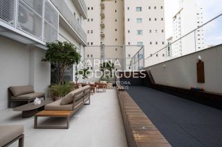 Excelente apartamento Vista Mar 3 suítes com 160 m²  ampla área de lazer de R$ 3.100.000,00 por R$ 2.540.000,00 na Meia Praia