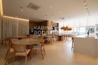 Excelente apartamento Vista Mar 3 suítes com 160 m²  ampla área de lazer de R$ 3.100.000,00 por R$ 2.540.000,00 na Meia Praia