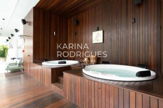 Excelente apartamento Vista Mar 3 suítes com 160 m²  ampla área de lazer de R$ 3.100.000,00 por R$ 2.540.000,00 na Meia Praia