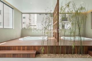 Apartamento Finamente Mobiliado 3 suítes e 2 vagas ampla área de Lazer na Meia Praia