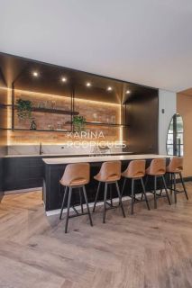 Apartamento Finamente Mobiliado 3 suítes e 2 vagas ampla área de Lazer na Meia Praia