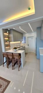 Lindo apartamento 3 suítes e 2 vagas mobiliado em Meia Praia