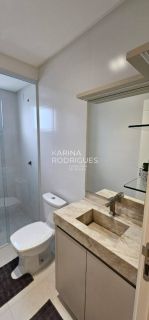 Lindo apartamento 3 suítes e 2 vagas mobiliado em Meia Praia