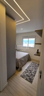 Lindo apartamento 3 suítes e 2 vagas mobiliado em Meia Praia