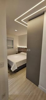 Lindo apartamento 3 suítes e 2 vagas mobiliado em Meia Praia