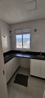Lindo apartamento 3 suítes e 2 vagas mobiliado em Meia Praia