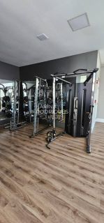 Lindo apartamento 3 suítes e 2 vagas mobiliado em Meia Praia