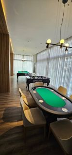 Lindo apartamento 3 suítes e 2 vagas mobiliado em Meia Praia