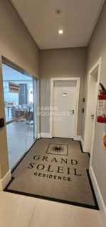 Lindo apartamento 3 suítes e 2 vagas mobiliado em Meia Praia