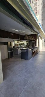 Lindo apartamento 3 suítes e 2 vagas mobiliado em Meia Praia