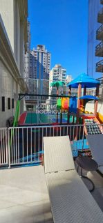 Lindo apartamento 3 suítes e 2 vagas mobiliado em Meia Praia