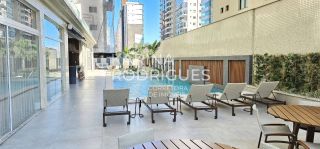 Lindo apartamento 3 suítes e 2 vagas mobiliado em Meia Praia