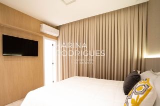 Lindo apartamento finamente mobiliado 4 suítes  e 4 vagas de garagem Quadra Mar na Meia Praia