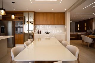 Lindo apartamento finamente mobiliado 4 suítes  e 4 vagas de garagem Quadra Mar na Meia Praia