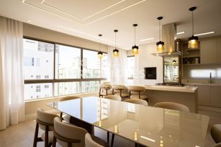 Lindo apartamento finamente mobiliado 4 suítes  e 4 vagas de garagem Quadra Mar na Meia Praia