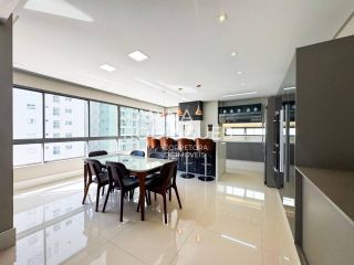 Lindo apartamento finamente mobiliado 4 suítes  e 4 vagas de garagem Quadra Mar na Meia Praia