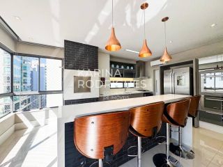 Lindo apartamento finamente mobiliado 4 suítes  e 4 vagas de garagem Quadra Mar na Meia Praia