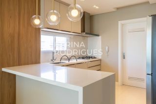 Apartamento 2 suítes + 2 dem-suítes finamente mobiliado com Vista Mar na Meia Praia