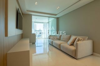 Apartamento 2 suítes + 2 dem-suítes finamente mobiliado com Vista Mar na Meia Praia