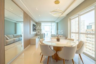 Apartamento 2 suítes + 2 dem-suítes finamente mobiliado com Vista Mar na Meia Praia