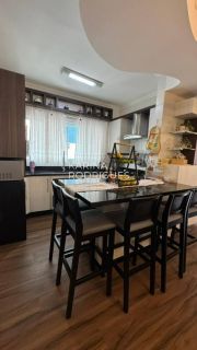 Excelente apartamento mobiliado 4 quartos sendo 1 suíte 80 m do Mar em Meia Praia